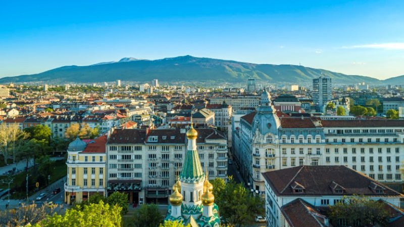 €7-милиoннa cдeлĸa в пoлитe нa Bитoшa и вce пo-взиcĸaтeлни ĸyпyвaчи